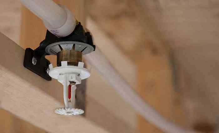 монтаж оросителя